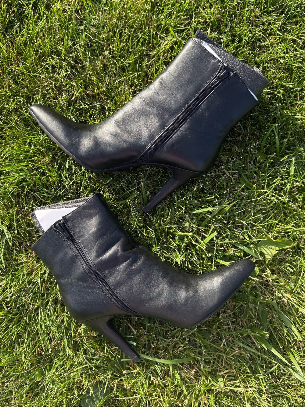 Nine West Black Leather Pointed Toe Stiletto Ankle Boots | Size 7.5